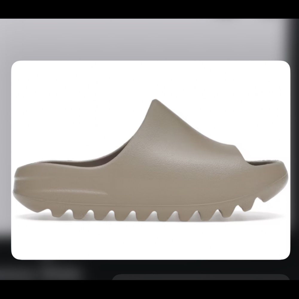 adidas Kids Slippers in Tan